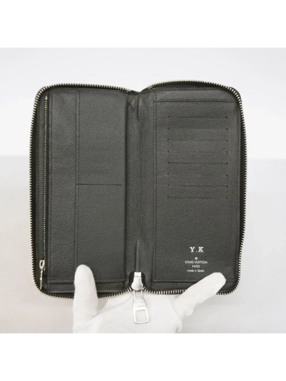 Louis Vuitton Wallet Taiga Zippy Vertical Ardoise
